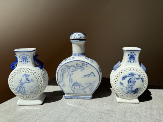 Chinese Porcelain Vase Blue White Reticulated Miniature Set 5 Lidded Bottle (photo 6 of 14)