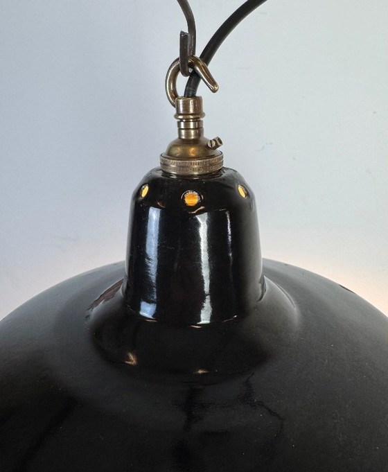 Image 1 of Industriële zwarte emaille fabriekshanglamp, jaren 60