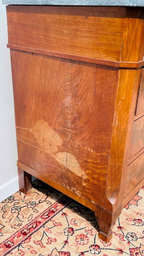 Image 1 of Oud engelse antieke ladekast. 19 eeuw.