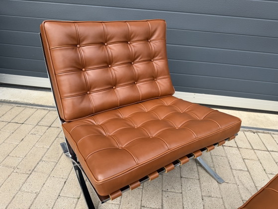 Image 1 of 2x Knoll Barcelona relax chairs, Venezia Cognac leather in NEW CONDITION