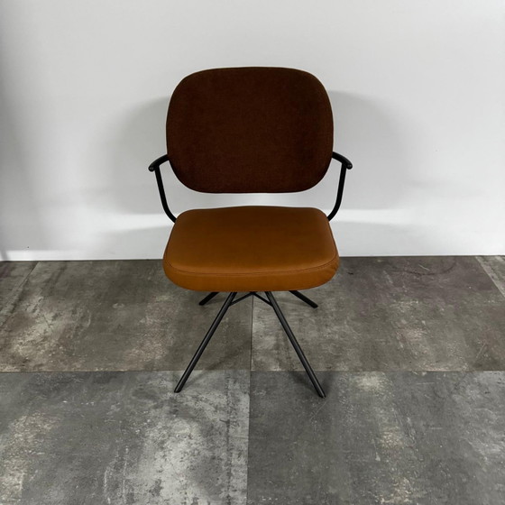 Flip 1.0  set van 4 – Bert Plantagie, Eetkamerstoelen, Plastic, Textile (photo 4 of 5)