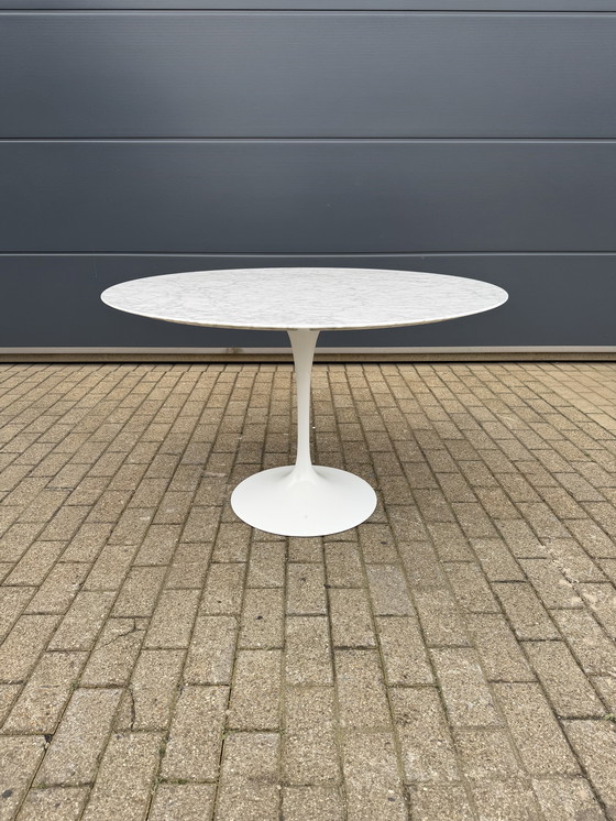 Image 1 of Original marble round Knoll Tulip dining table (120cm)