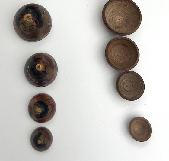 Image 1 of Seltene antike Matroschka-Puppe aus handgedrechseltem Holz – komplett mit allen inneren Figuren.