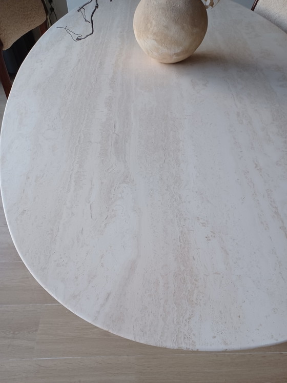 Image 1 of Beautiful dining table made of solid travertine natural stone