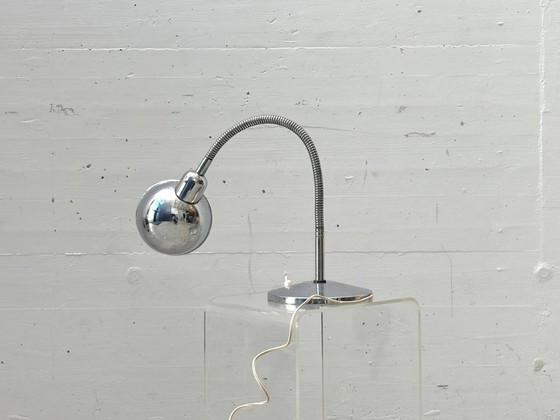 Image 1 of Vintage chromen tafellamp met flexibele arm, Italië, jaren 60.
