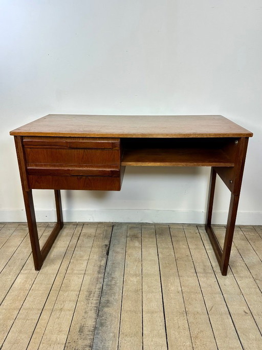 Scrivania vintage scandinava in teak degli anni '60
