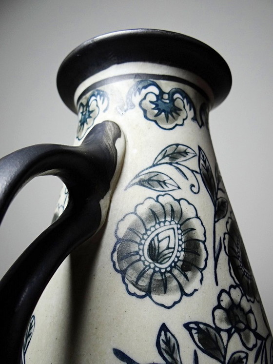 Image 1 of Antique Art Deco vase, 1920-40, in fine stoneware, Art Nouveau style & chinoiserie decoration
