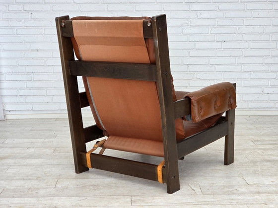 Image 1 of Sillón escandinavo años 70, mobiliario de piel, lona, ​​madera de roble.