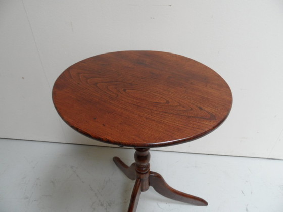 Image 1 of table d'appoint ronde ancienne