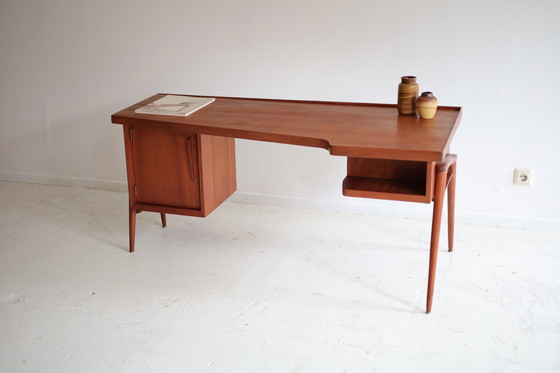 Image 1 of Escritorio danés de mediados de siglo (bajo)