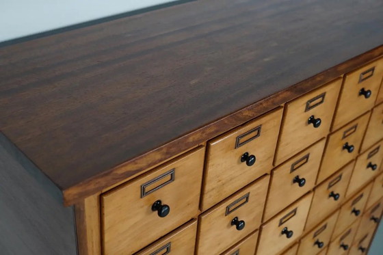 Image 1 of Mobiletto da farmacia/mobiletto da officina industriale olandese in faggio, circa anni '50