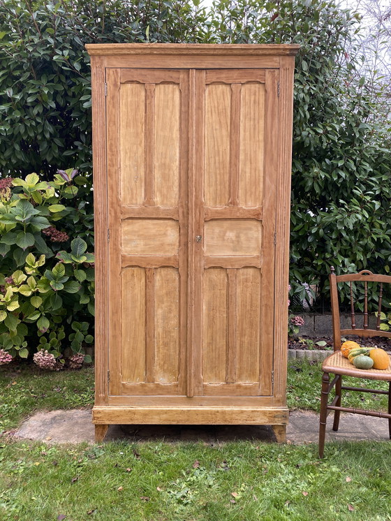 Image 1 of Armadio parigino in legno massello