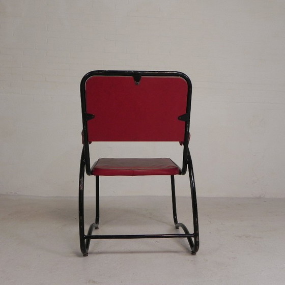 Image 1 of Conjunto de 4 sillones y mesa de centro con estructura tubular de estilo Bauhaus, década de 1950.