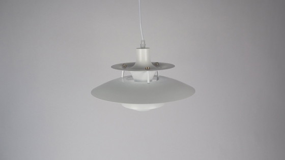 Louis Poulsen PH5 Hue of White – Suspensions, Aluminium, Brass (photo 3 of 8)