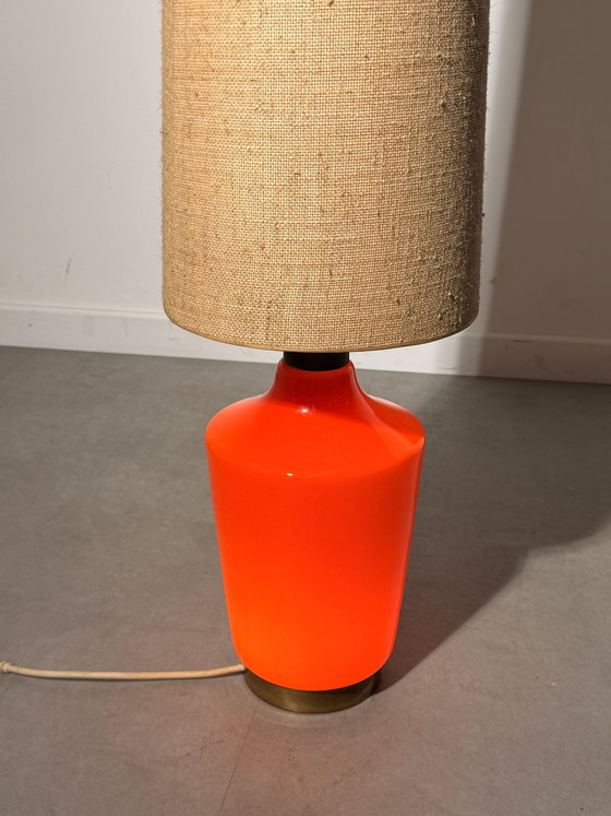 Vintage Doria Leuchten staande lamp van oranje glas met hoge stoffen kap. – Vloerlampen (photo 3 of 5)