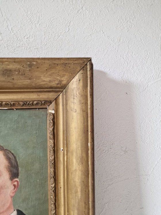 Image 1 of Portrait d'homme ancien cadre doré