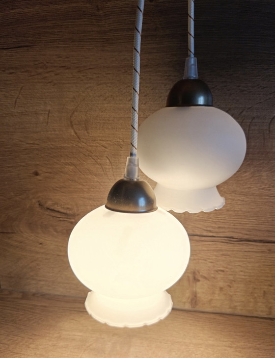 Image 1 of Lampada a sospensione doppia vintage in opalino bianco