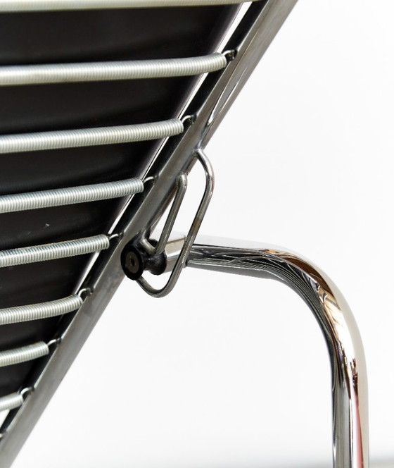 Image 1 of Chaise longue e pouf "Genni" di Gabriele Mucchi per Zanotta