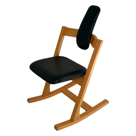 Image 1 of Peter Opsvik - Stokke - Flysit - Sedia a dondolo ergonomica - Rivestimento in pelle nera e struttura in legno