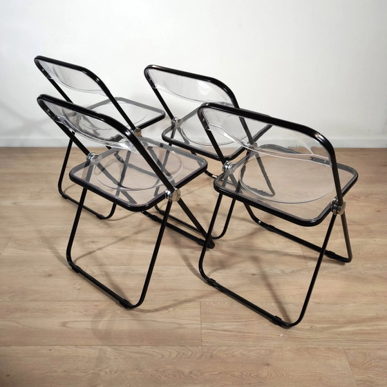 Lot de 4 chaises Plia de Giancarlo Piretti – Anonima Castelli – Chaises pliantes, Plexiglass, Metal (photo 5 of 12)