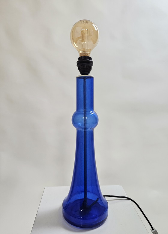 Image 1 of Blaue Glastischlampe im Midcentury-Design von Nanny Still für Raak, Niederlande, 1960er Jahre