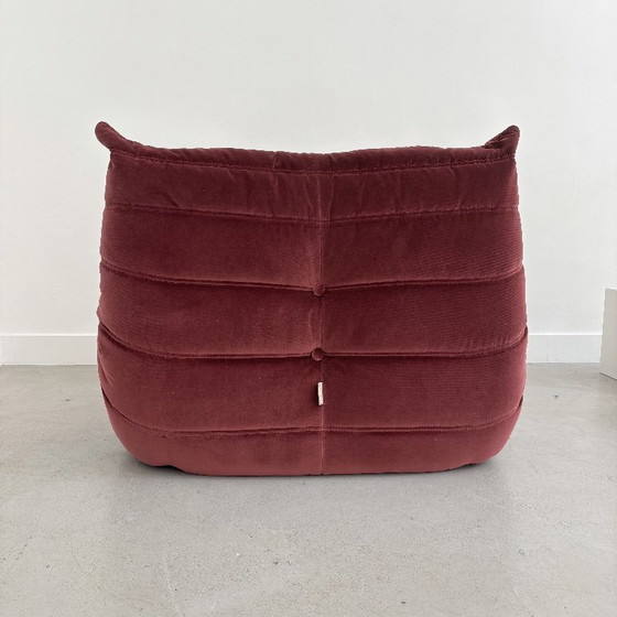 Togo Fireside Chair by Michel Ducaroy for Ligne Roset – Loveseats, Textile, Plastic (photo 4 of 8)