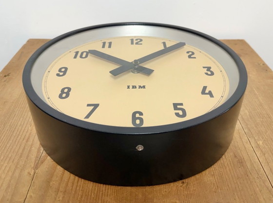 Image 1 of Schwarze Industriewanduhr von IBM, 1950er Jahre