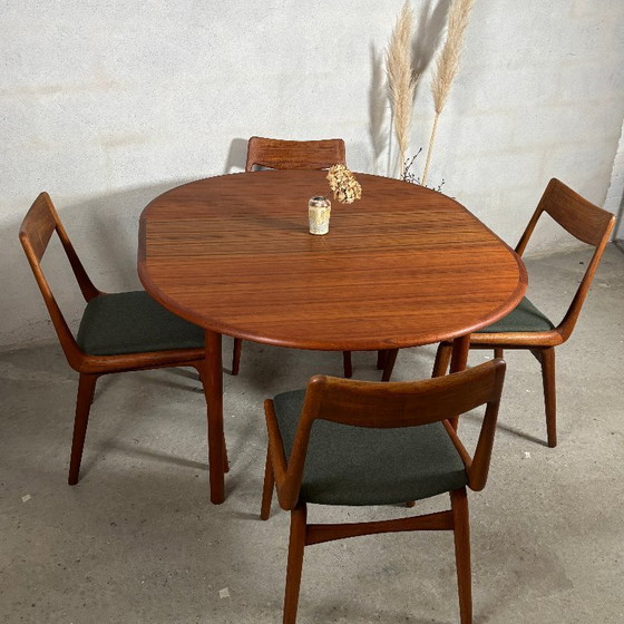 Image 1 of Round Extendable Teak Dining Table Butterfly — Danish