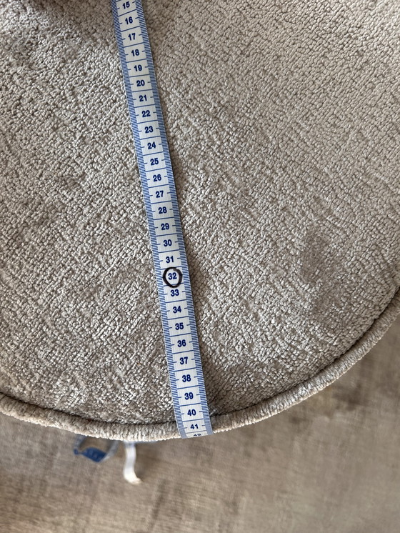 Image 1 of Handgefertigter neuer Pouf - Couchtisch