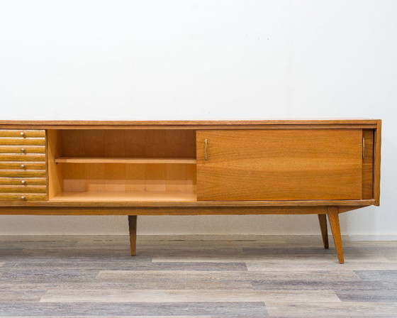 Image 1 of XL dressoir, jaren 50, notenhout, timmerwerk