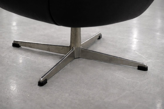 Image 1 of Sedie girevoli nere vintage in stile scandinavo moderno di metà secolo, anni '70, set di 2