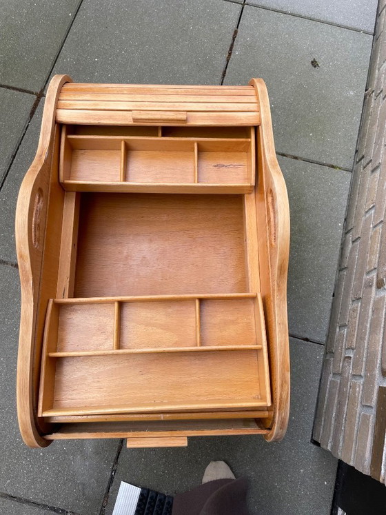 Image 1 of Naaidoos mid-century Deens design, tambour roll-top, 2 bakjes, houten poten