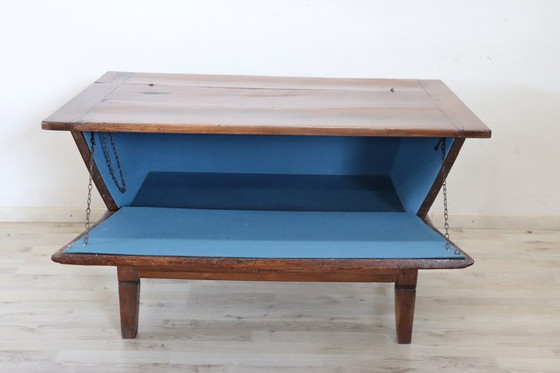 Image 1 of Armario antiguo de nogal macizo, Italia S. XIX