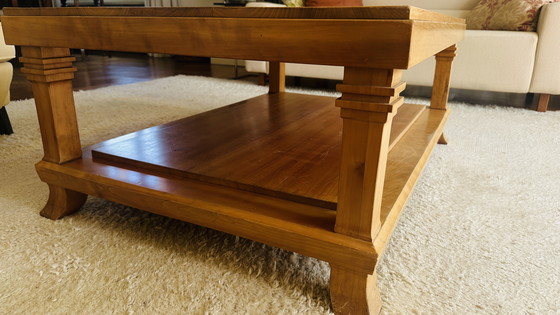Image 1 of Salontafel kersenhout naar model van Frank Lloyd Wright