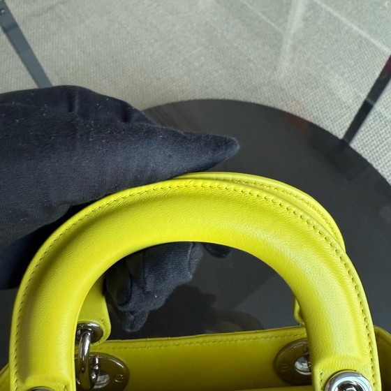 Image 1 of DIOR LADY MINI - CANNAGE LAMSLEER GEEL ZILVEREN BESLAG VERSTELBARE BAND