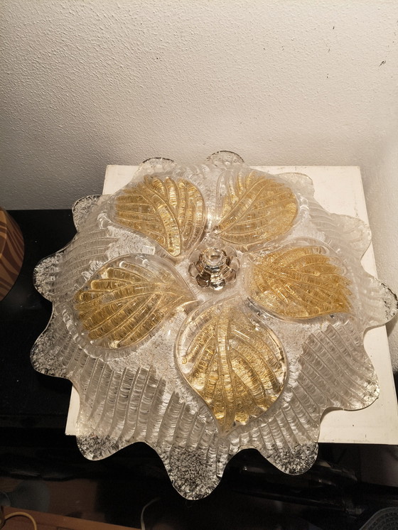 Image 1 of Vintage design modernist glazen bloemen Murano plafonnière toegeschreven aan Barovier et Toso