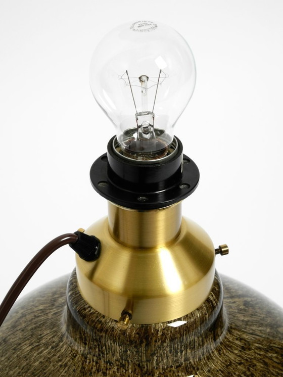 Image 1 of Grote, elegante, zeer zeldzame Putzler tafellamp uit 1970 met verlicht glazen lamphuis en kap van gouden dupionzijde