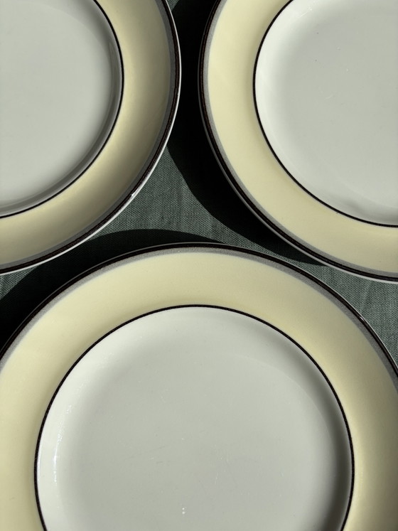 Set aus 5 Tellern Arabia Finland, aus der seltenen und beliebten Serie "Veranda". – Geschirr, Ceramic (photo 2 of 8)