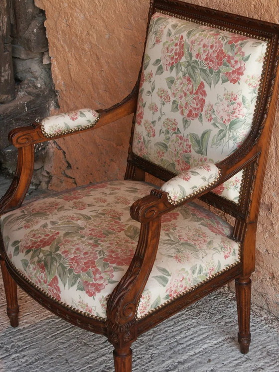 Wooden armchair, Pink (photo 4 of 5)