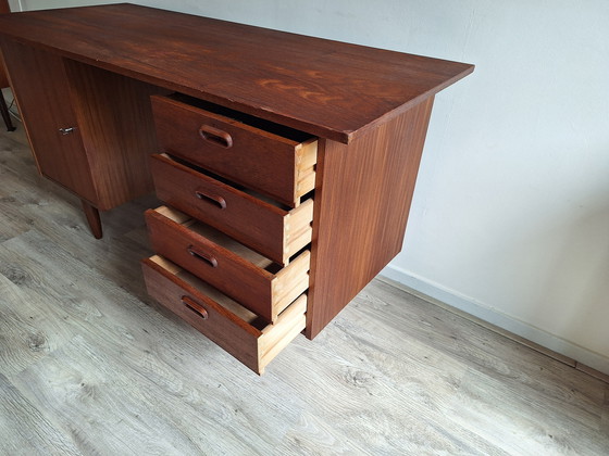 Image 1 of Schöner dänischer Schreibtisch