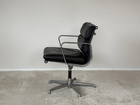 Image 1 of Sedia EA-208 Soft Pad in pelle nera, edizione storica ICF del 1973 di Charles Eames
