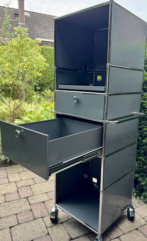 Originele USM Haller koffiebar/highboard (middengrijs) – High boards, Metal, Chrome (photo 4 of 9)