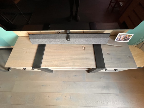 Image 1 of Stilvoller TV-Schrank aus Eiche und Stahl – grau gewaschene Oberfläche – 162 cm breit