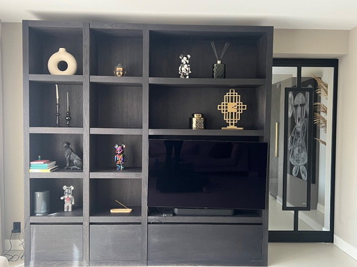 Wandschrank aus schwarzer Eiche