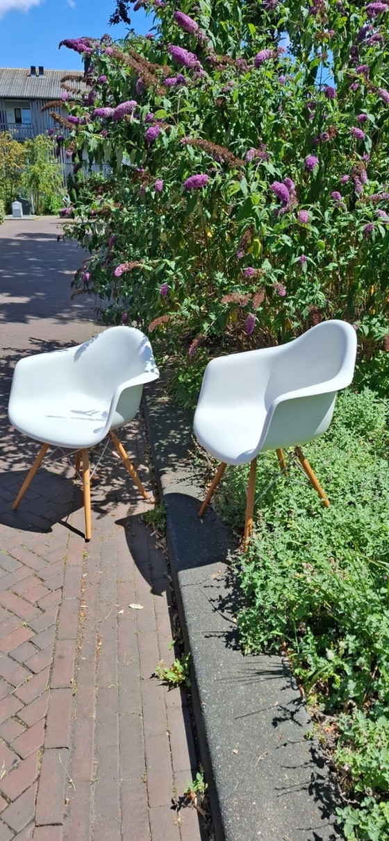 Image 1 of Original Vintage Eames Fiberglass Armchair (DAW) Tess-Co NY