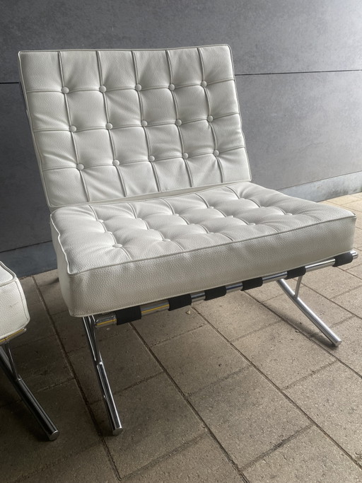 2 Design zetels wit leder