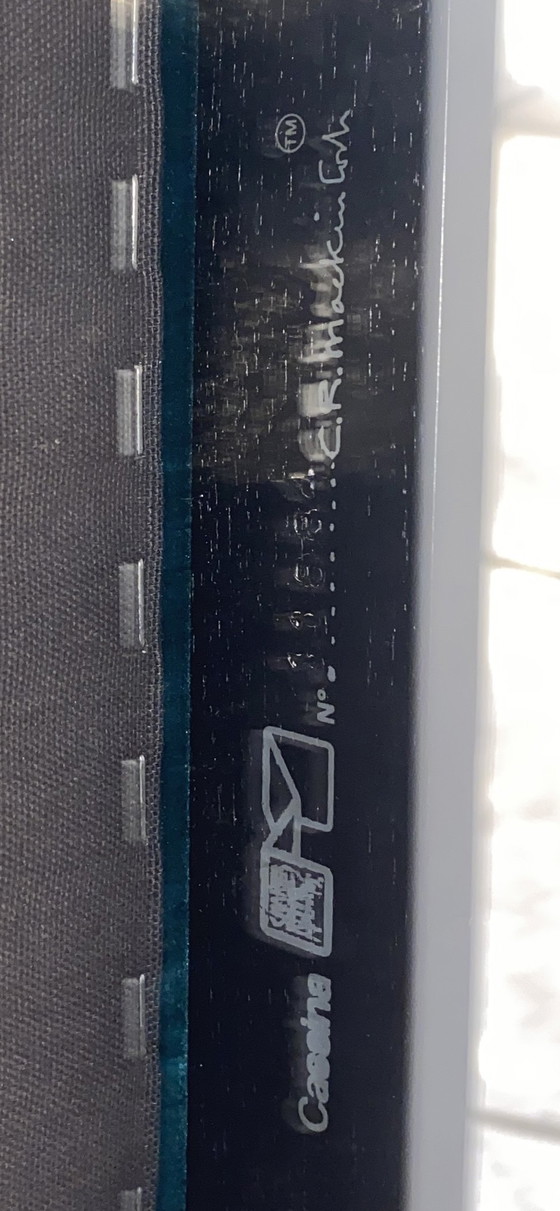 Image 1 of Cassina Hill House Chair, ontworpen door Macintosh, inclusief originele papieren en bewijs van originaliteit. Lichte schade. Noo