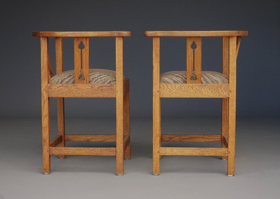 Image 1 of Englische Eckstühle im Stil des Arts and Crafts von Liberty & Co. 1920s