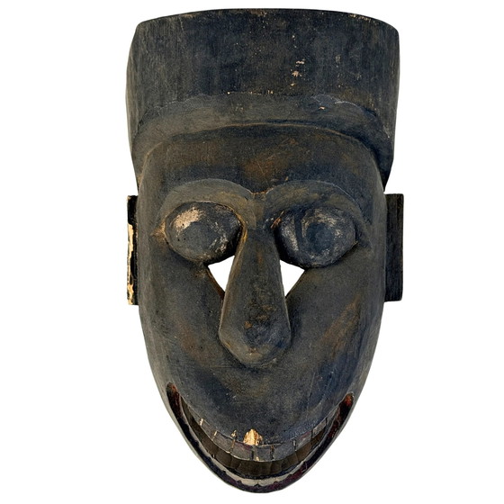 Antique Nepalese Shaman Mask with Large Eyes - Middle Hills - ca. 1900-1930, Sculpture, Wood, Red (photo 2 of 7)