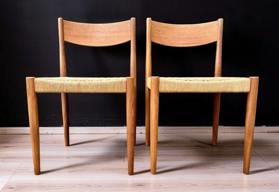 Image 1 of Een paar Deense eetkamerstoelen van Poul Volther voor Frem Rojle. Midden 20e eeuw.